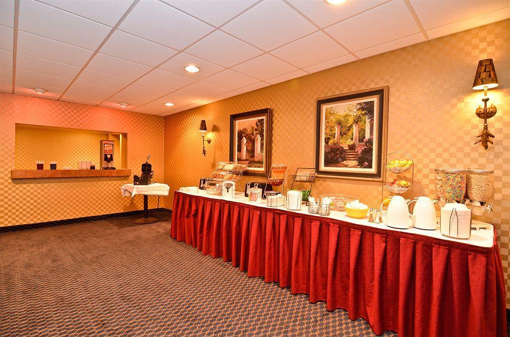 Best Western On The Avenue Бъфало Ресторант снимка