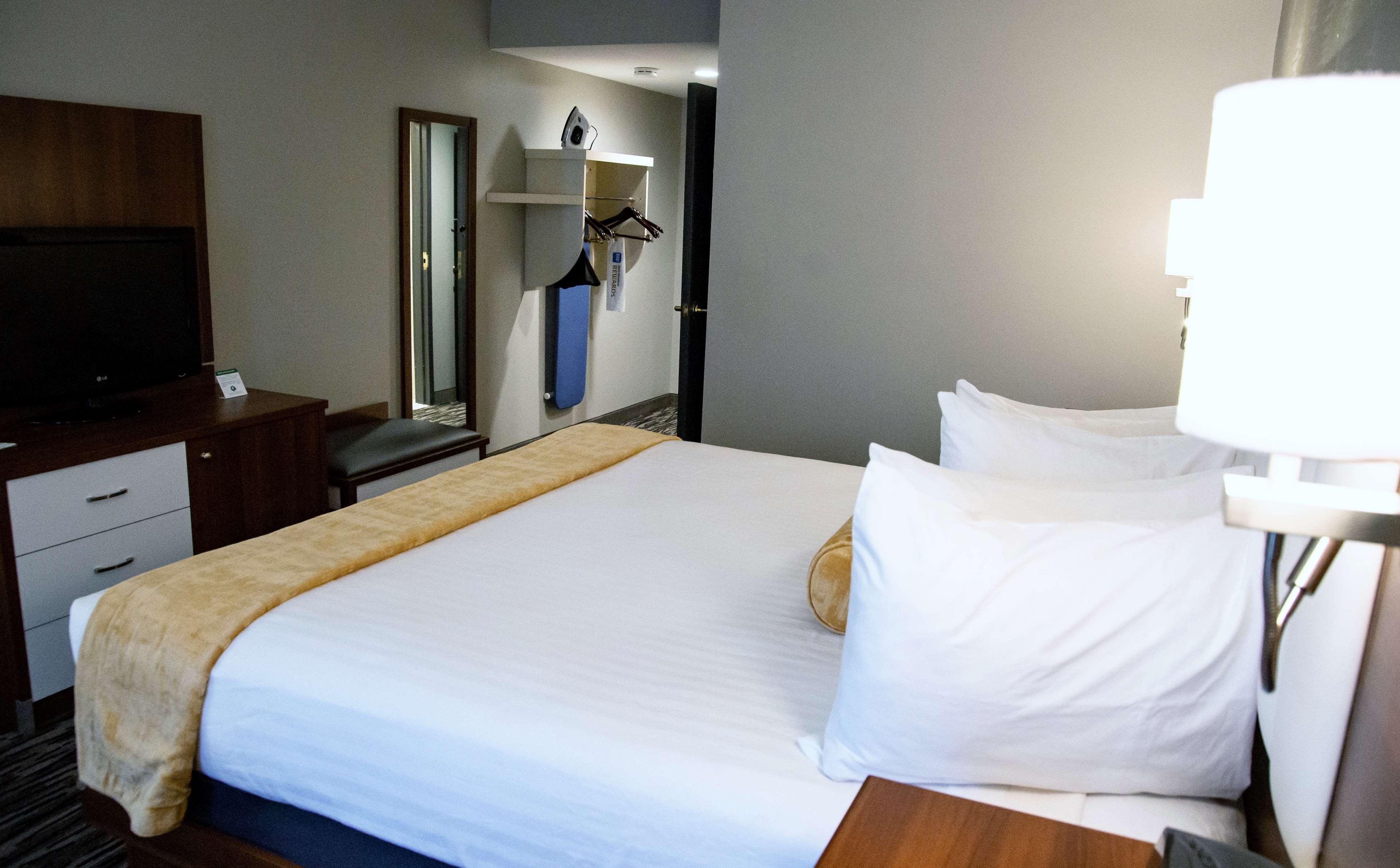 Best Western On The Avenue Бъфало Екстериор снимка