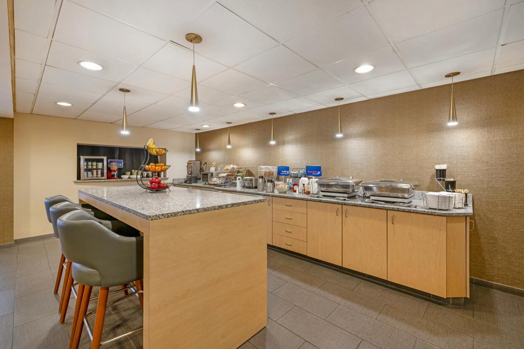 Best Western On The Avenue Бъфало Екстериор снимка