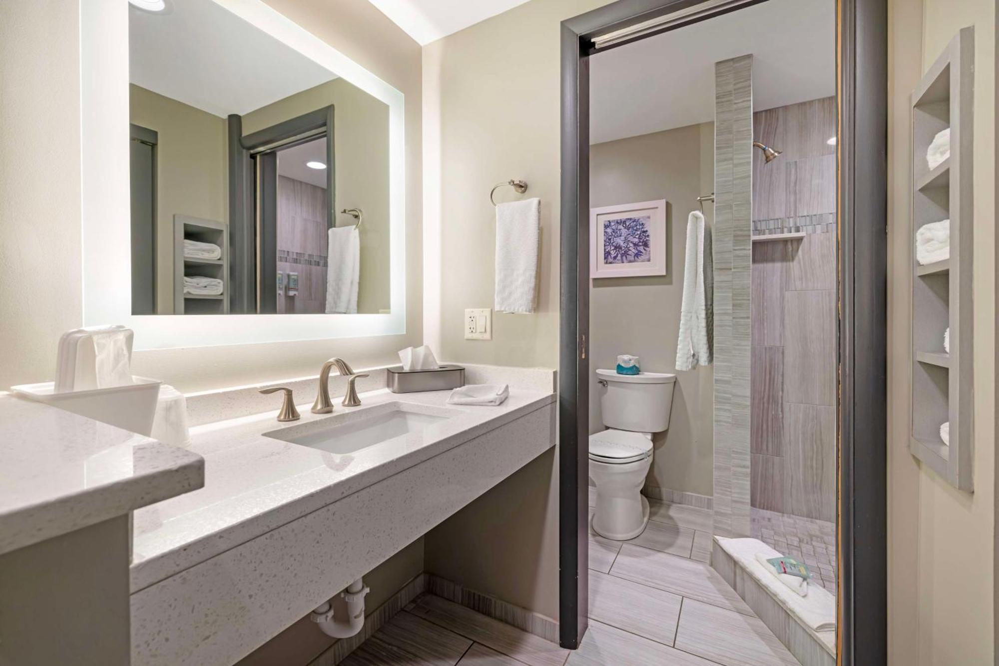 Best Western On The Avenue Бъфало Екстериор снимка