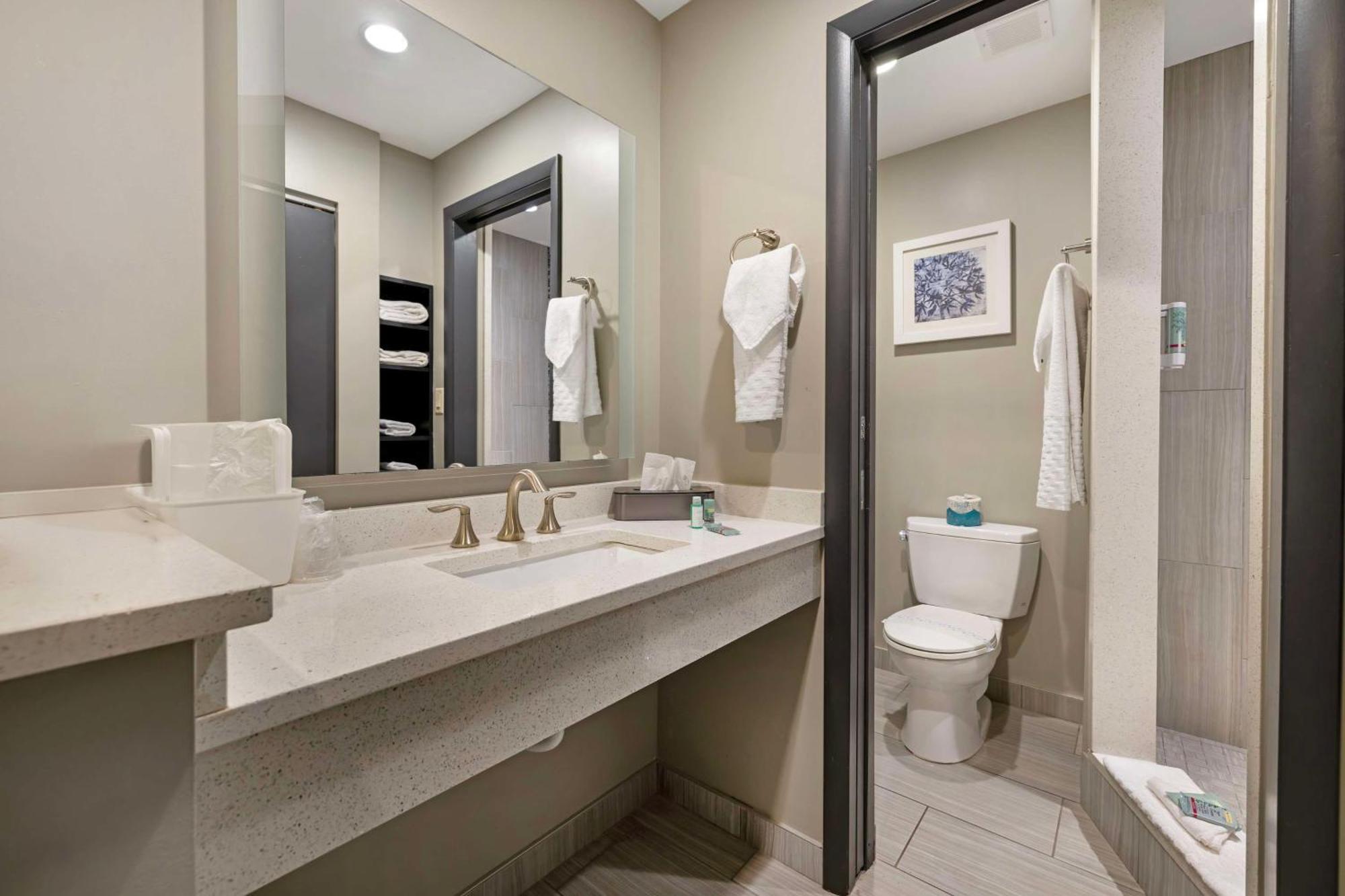 Best Western On The Avenue Бъфало Екстериор снимка