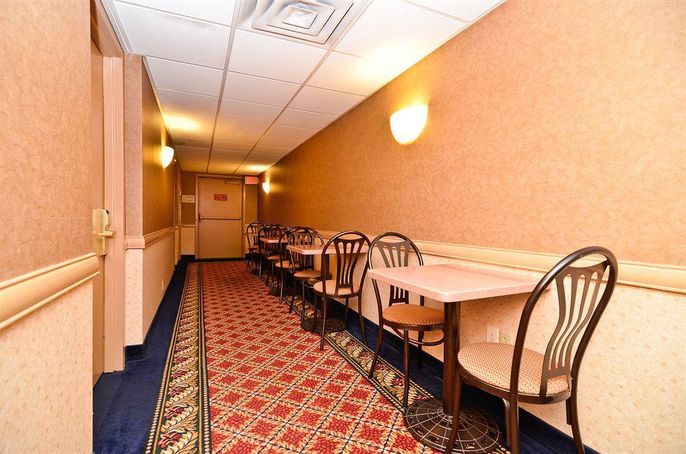 Best Western On The Avenue Бъфало Ресторант снимка